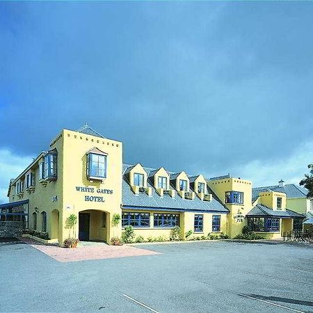 Whitegates Pub & Accommodation Киларни Екстериор снимка